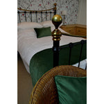 Laden Sie das Bild in den Galerie-Viewer, McAlister Textiles Matt Moss Green Piped Velvet Cushion Cushions and Covers
