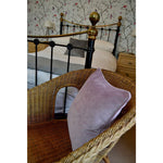 Laden Sie das Bild in den Galerie-Viewer, McAlister Textiles Matt Lilac Purple Piped Velvet Cushion Cushions and Covers