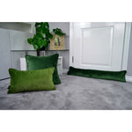 Laden Sie das Bild in den Galerie-Viewer, McAlister Textiles Matt Fern Green Piped Velvet Cushion Cushions and Covers 
