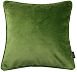 Laden Sie das Bild in den Galerie-Viewer, McAlister Textiles Matt Fern Green Velvet 43cm x 43cm Piped Cushion Sets Cushions and Covers 
