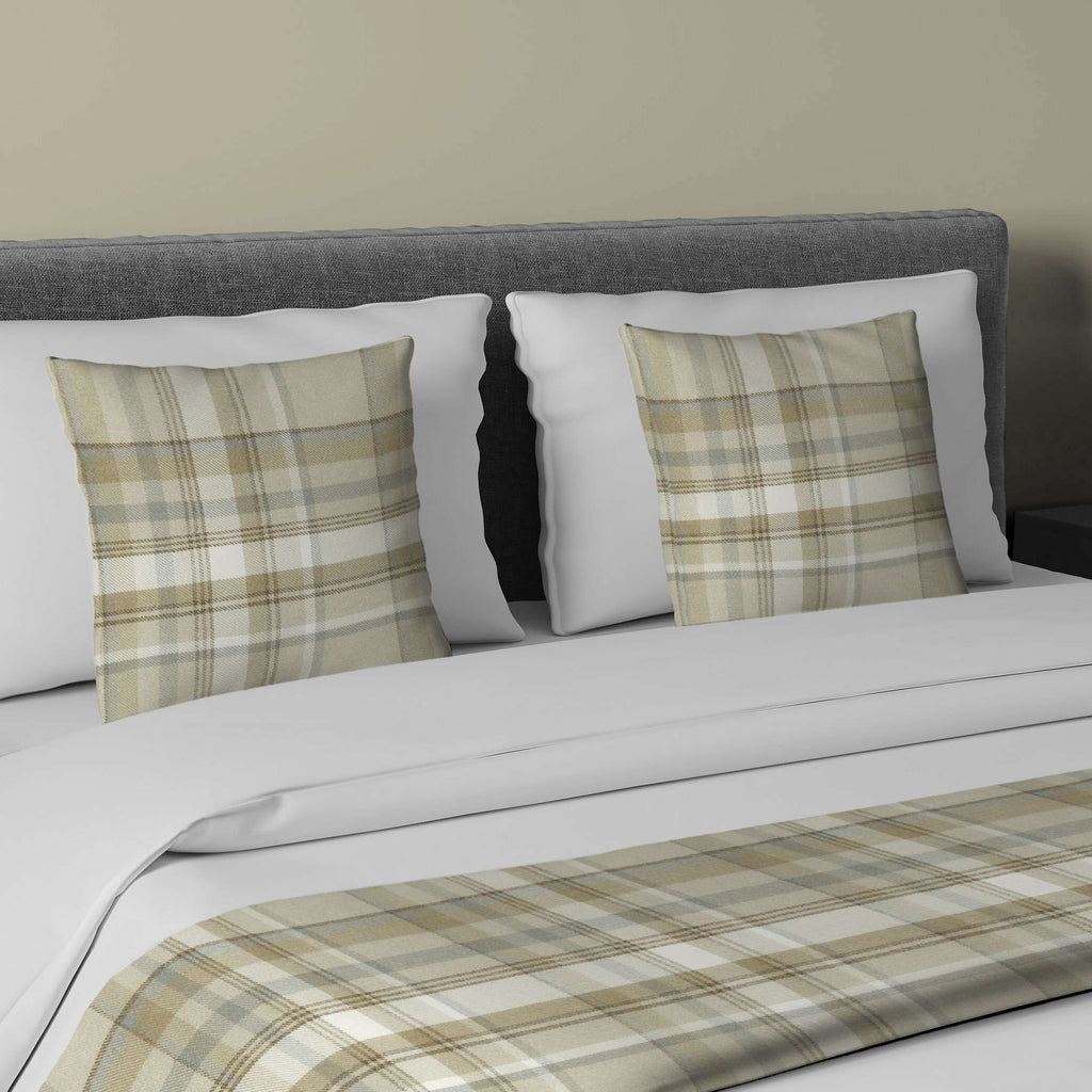 McAlister Textiles Heritage Beige Cream Tartan Bedding Set Bedding Set Runner (50x240cm) + 2x Cushion Covers 