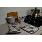 Laden Sie das Bild in den Galerie-Viewer, McAlister Textiles Vita Pink Cotton Print Single Oven Mitt Kitchen Accessories 
