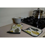 Laden Sie das Bild in den Galerie-Viewer, McAlister Textiles Magda Yellow Cotton Print Oven Mitt Kitchen Accessories 
