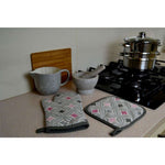 Laden Sie das Bild in den Galerie-Viewer, McAlister Textiles Laila Pink Cotton Print Single Oven Mitt Kitchen Accessories 
